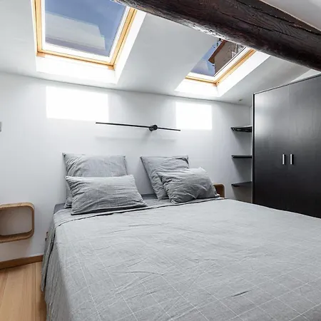 Superbe En Plein Centre Du Vieil Antibes