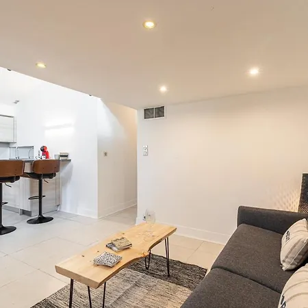 Superbe En Plein Centre Du Vieil * アンティーブ