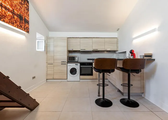 Superbe En Plein Centre Du Vieil Antibes