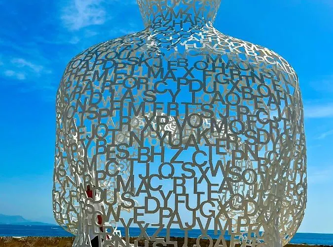 Superbe En Plein Centre Du Vieil Апартаменти Антіб