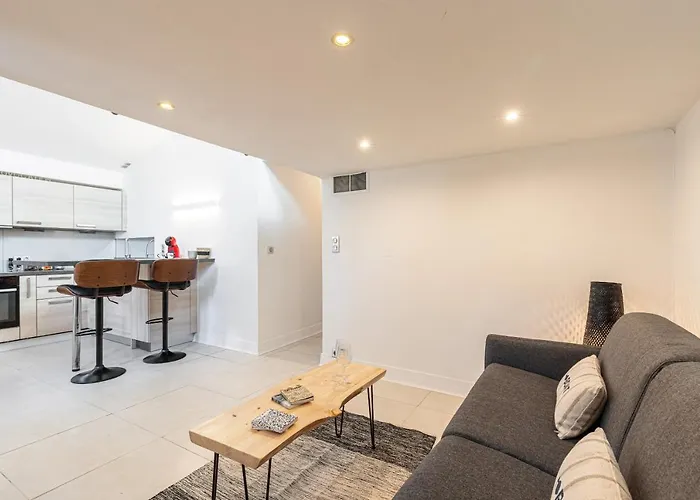 Superbe En Plein Centre Du Vieil * Antibes