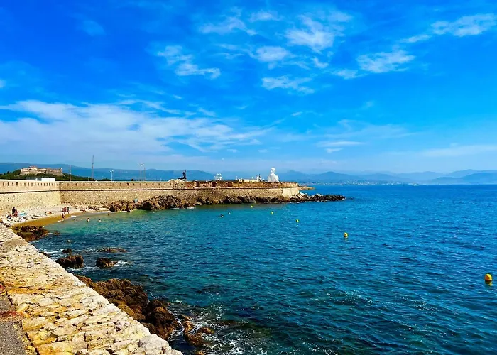 Superbe En Plein Centre Du Vieil * Antibes