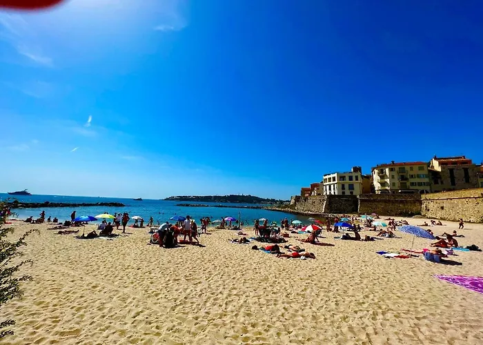 Superbe En Plein Centre Du Vieil Antibes